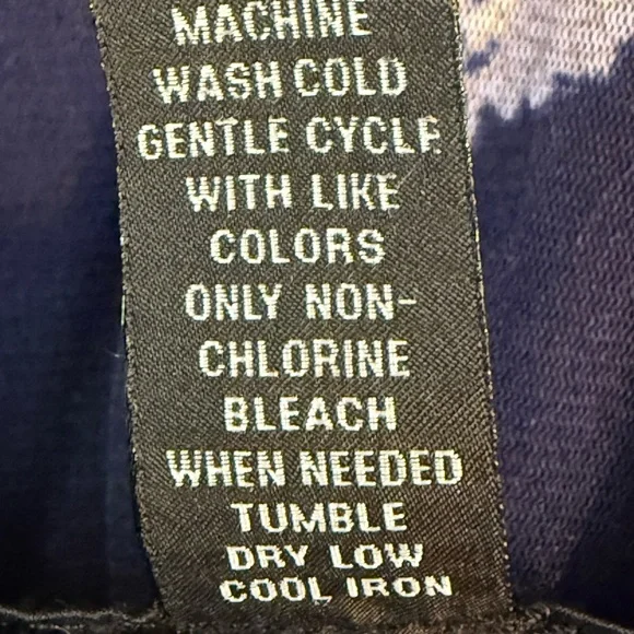 SOLD- NOT AVAILABLE 🔴 INC International Concepts Shades of Blue and Cream Blouse - Picture 6 of 6